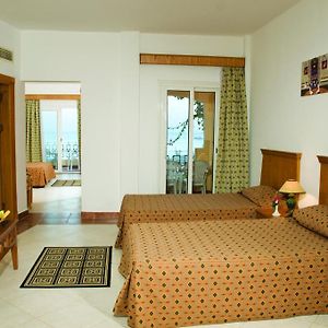 Zimmer mit Kingsize-Bett